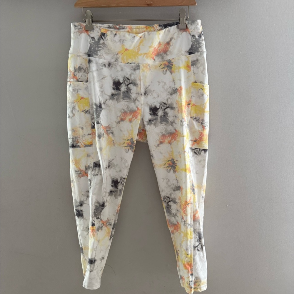 Women’s Cropped Athletic Leggings